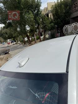 نيسان فيرسا